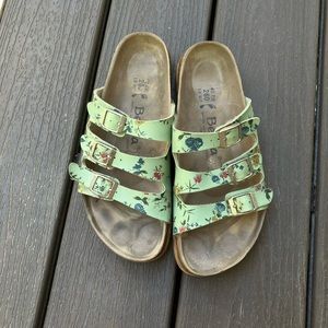 Size 40 Narrow Floral Birkenstock Sandals